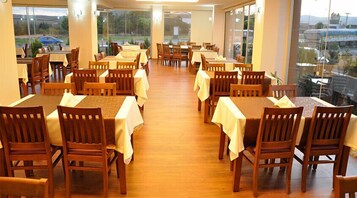 Desayuno bufé gratuito y diario