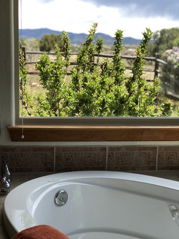 Interior - Casa Toquí in Eldorado - 360 deg. Mountain Views, quiet, peaceful (Santa Fe)