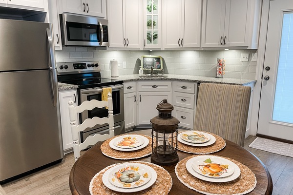 Refrigerador, microondas, horno, placa de cocina