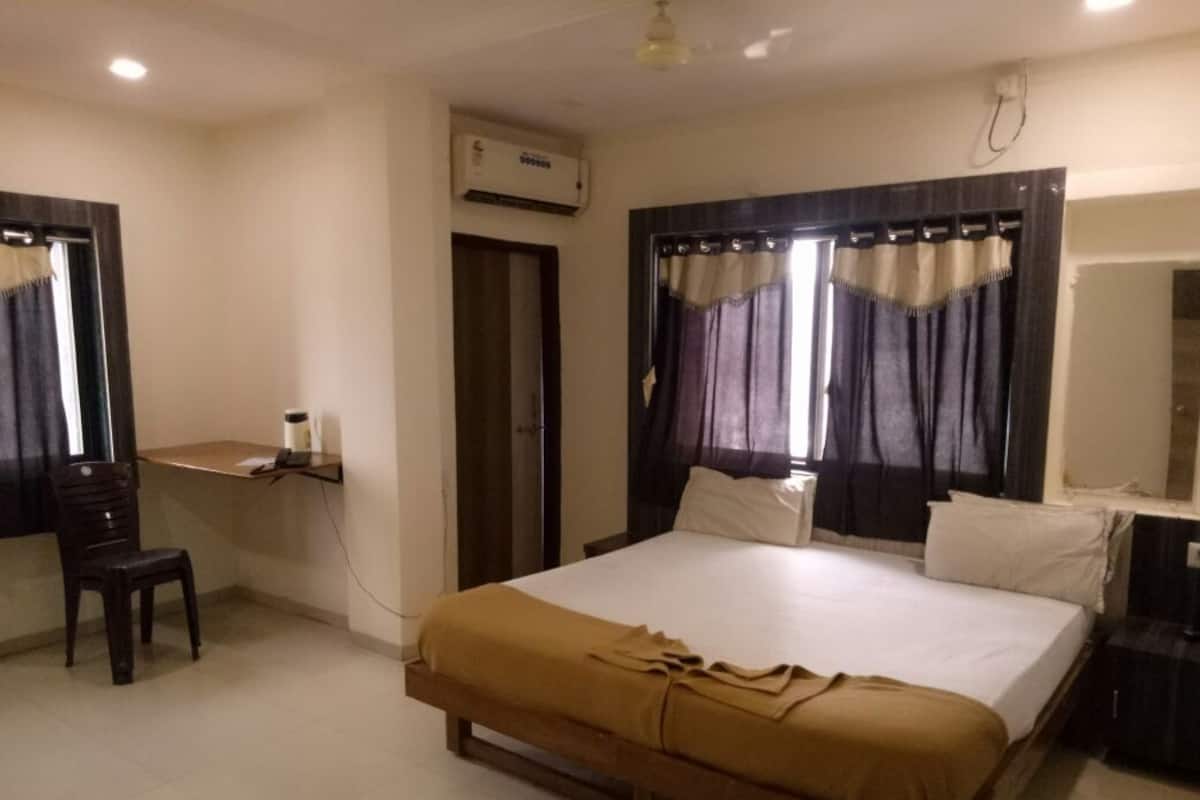 Deluxe Double or Twin Room, 1 Large Twin Bed, Smoking, City View | Exterior