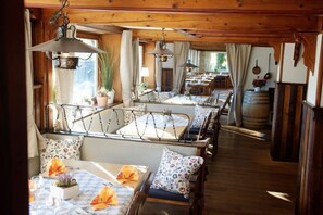 Daily buffet breakfast (EUR 7.50 per person)