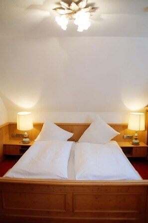 Blackout curtains, free WiFi, bed sheets