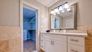 Hårtørrer, håndklæder