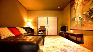 Resortwoning (Japanese Style) | Woonruimte | Flatscreentelevisie