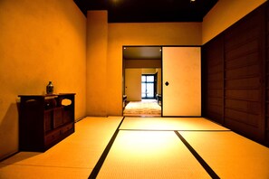 町家 | 羽毛の掛け布団、WiFi (無料)