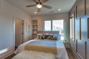 4 habitaciones, tabla de planchar con plancha y acceso a internet