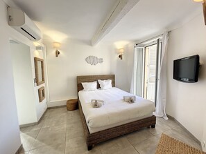 1 chambre, fer et planche à repasser, Wi-Fi, draps fournis