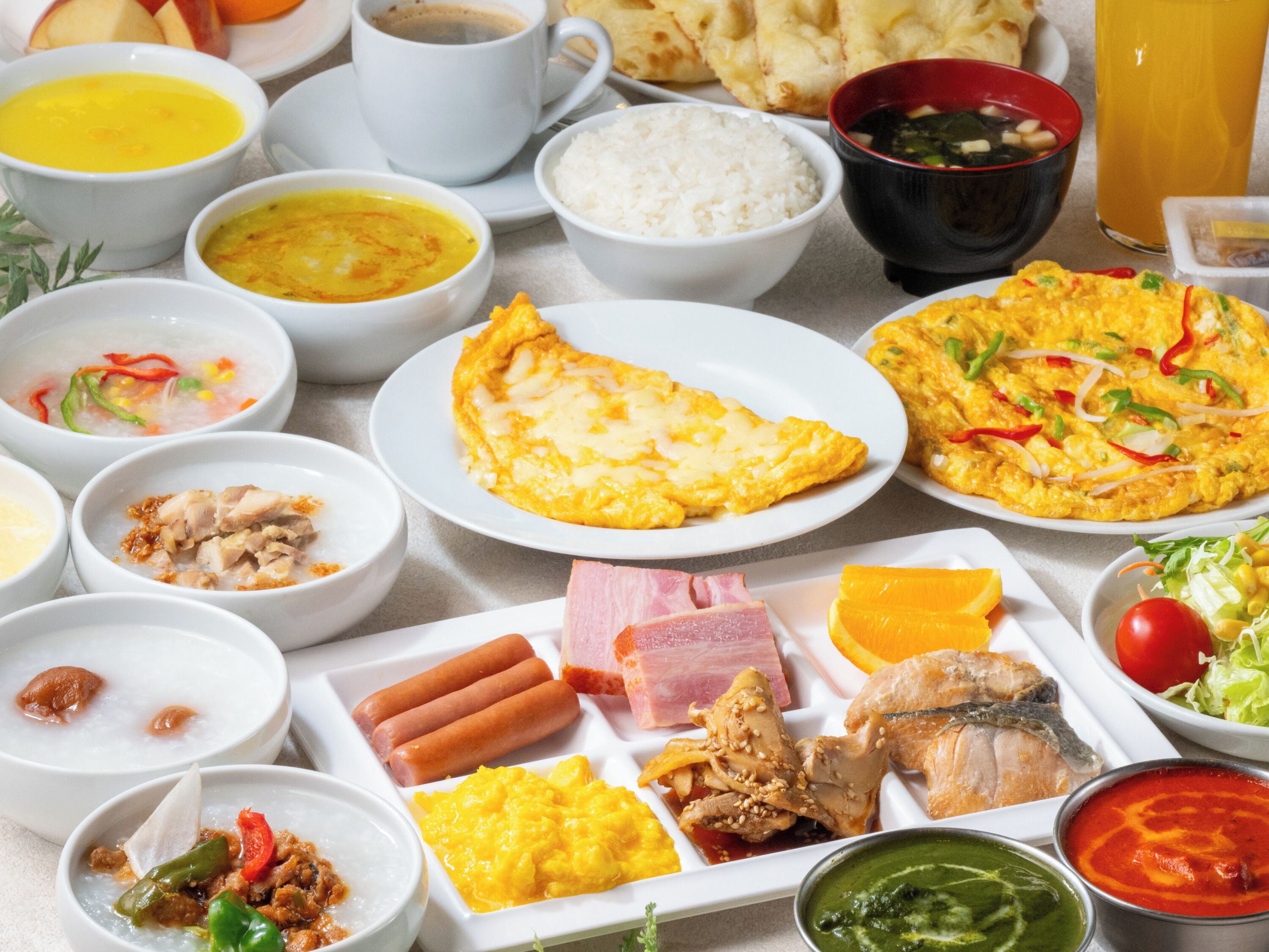Daily buffet breakfast (JPY 1600 per person)
