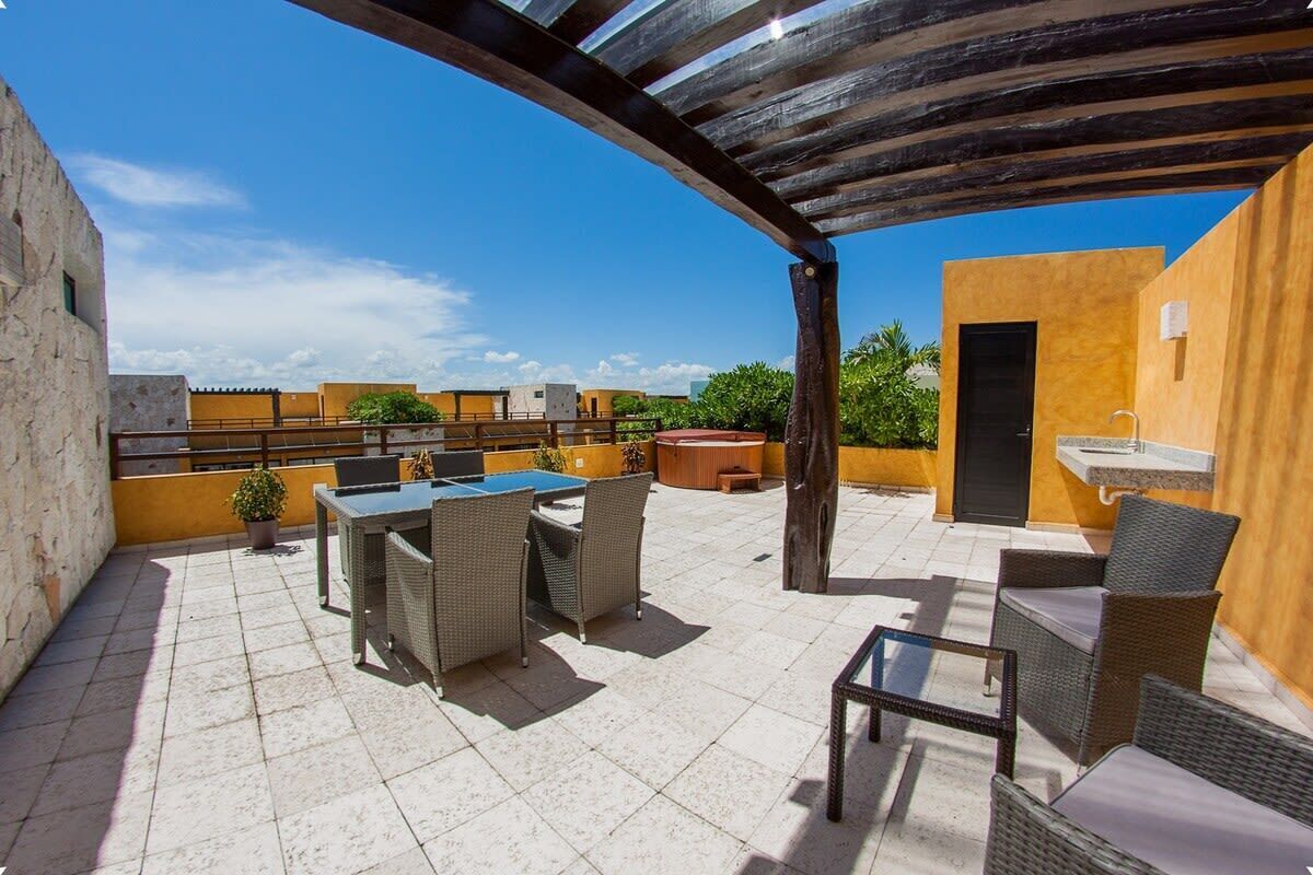 Private rooftop