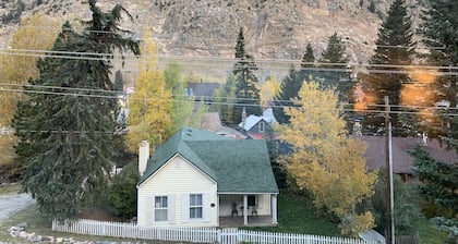 A jewel of a cozy cottage on the stream