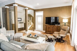 TV a schermo piatto, lettore DVD