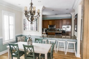 Full-size fridge, microwave, dishwasher, coffee/tea maker - No Worries (Panama City Beach)