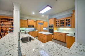 4 bedrooms, wired Internet - Destiny By The Sea (Destin)