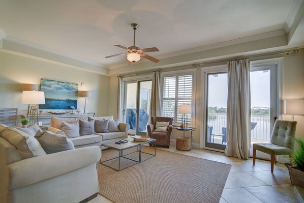 TV, fireplace, DVD player