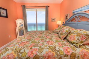 2 bedrooms, iron/ironing board, wired Internet - Sterling Reef 1202 (Panama City Beach)