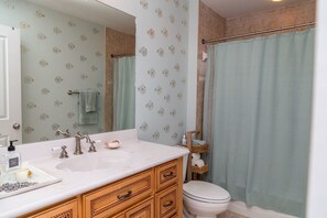 Bathroom - The Sassy Sailfish (Panama City Beach)