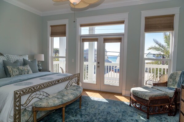 4 bedrooms, iron/ironing board, wired Internet