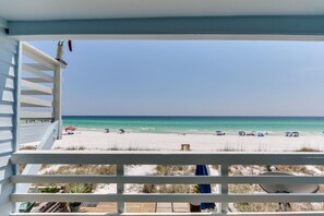 Property grounds - Bogey's Beach House (Miramar Beach)