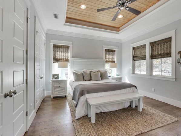 5 habitaciones, tabla de planchar con plancha y internet por cable 