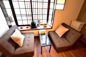 Japanese Style Townhouse | Living area - Zen (Kyoto)