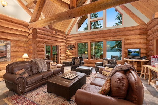 Smart TV, fireplace, DVD player, table tennis