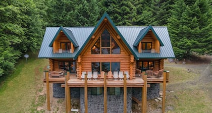 Frente al lago Lodge en el lago Swift
