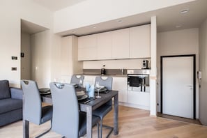 Apartment, 3 Bedrooms | Private kitchen