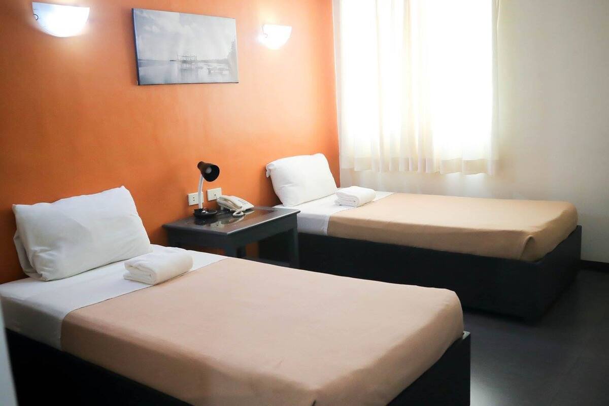 Deluxe Room with View | Desk, iron/ironing board (on request), WiFi (free), bed sheets