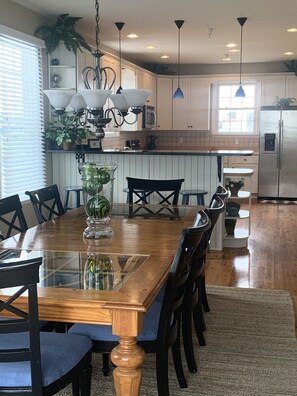 Dining - Oceanside Amazing Home in Beaches of Fenwick Island. 6 Bedrooms/4.5 Baths (Fenwick Island)