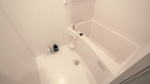 Standard Room, 1 Bedroom | Bathroom | Combined shower/tub, deep soaking tub, free toiletries, hair dryer - Always Stay Dotonbori404 PH221 (Osaka)