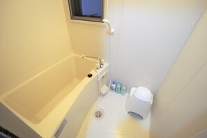 Combined shower/bathtub, deep-soaking bathtub, free toiletries - Always Stay Dotonbori405 PH222 (Osaka)