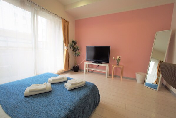 Free WiFi, bed sheets