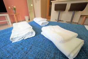 Standard Room, 1 Bedroom | Free WiFi, bed sheets