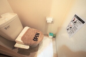 标准房, 1 间卧室 | 浴室 | 淋浴/盆浴组合、深泡浴缸、免费洗浴用品、吹风机