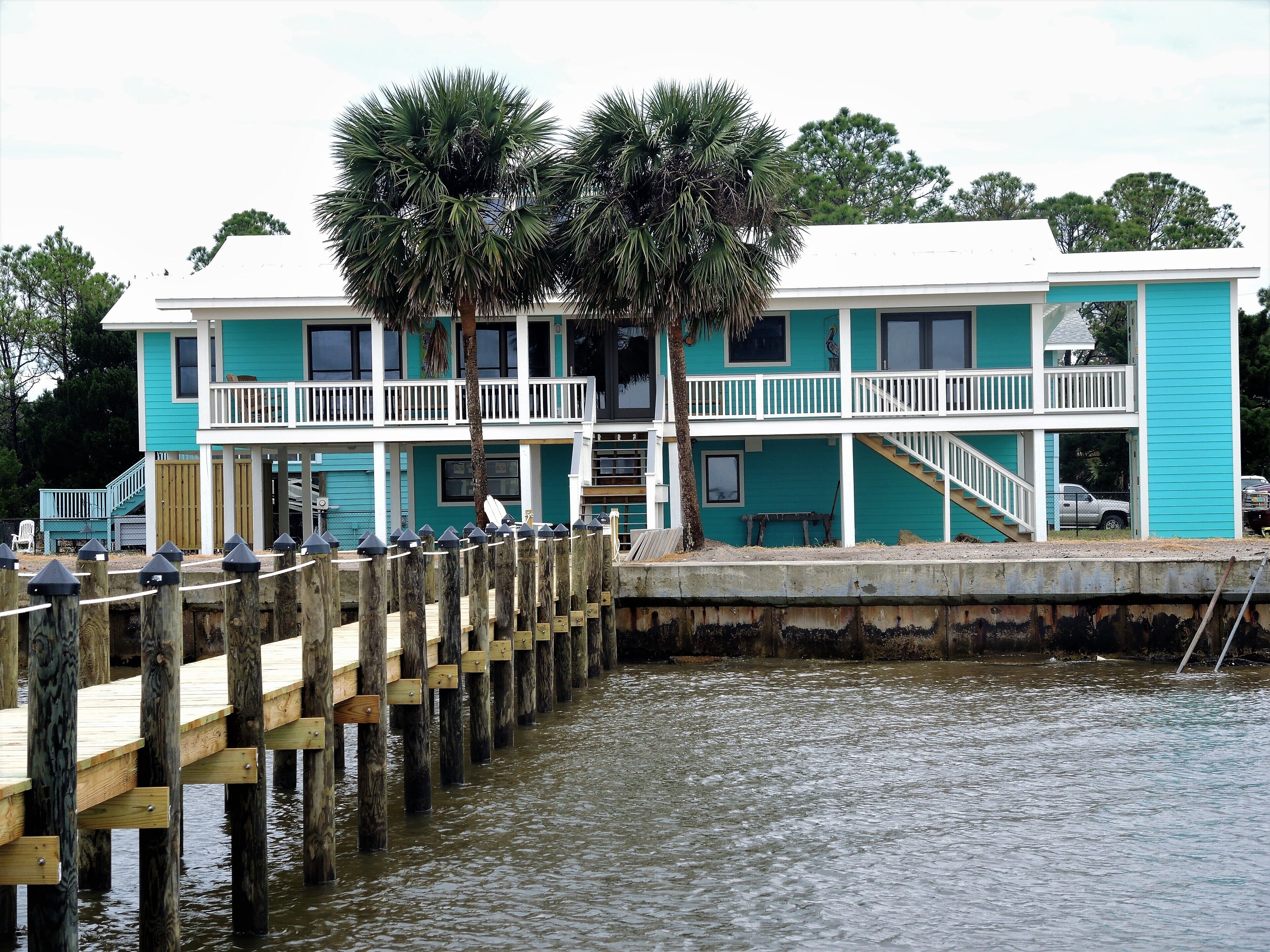 My Point of View Bayfront home with community pool Sleeps 8