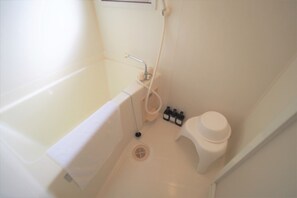 Standard Room, 1 Bedroom | Bathroom | Combined shower/tub, deep soaking tub, free toiletries, hair dryer