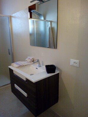 Suite, 2 Schlafzimmer | Badezimmer | Dusche, kostenlose Toilettenartikel, Haartrockner, Bidet