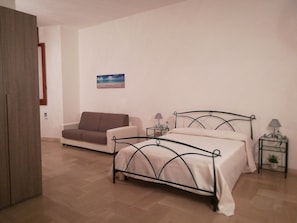 Chambre Confort double, balcon | Minibar, lit de bébé (gratuit), lit d’appoint (supplément)