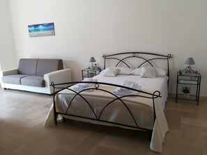 Comfort Double Room, Balcony | Minibar, free cribs/infant beds, rollaway beds, free WiFi - Le Strazzigne (Diso)