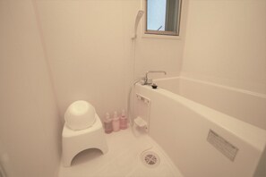 Standard Room, 1 Bedroom | Bathroom | Combined shower/tub, deep soaking tub, free toiletries, hair dryer - Always Stay Dotonbori504 PH172 (Osaka)