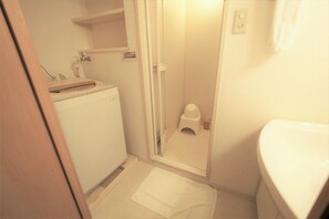 Standard Room, 1 Bedroom | Bathroom | Combined shower/tub, deep soaking tub, free toiletries, hair dryer - Always Stay Dotonbori504 PH172 (Osaka)