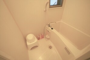 Standard Room, 1 Bedroom | Bathroom | Combined shower/tub, deep soaking tub, free toiletries, hair dryer - Always Stay Dotonbori504 PH172 (Osaka)