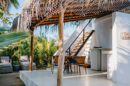 Villa Gardenia - Oceanfront Casa Studio