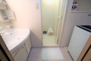 Standard Room, 1 Bedroom | Bathroom | Combined shower/bathtub, deep-soaking bathtub, free toiletries - Always Stay Dotonbori505 PH181 (Osaka)