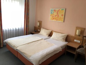 Basic Room | Cots/infant beds, rollaway beds, free WiFi, bed sheets