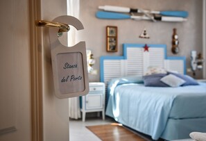 三人房 (Stanza del Porto) | 羽絨被、房內夾萬、獨特設計、獨特裝修