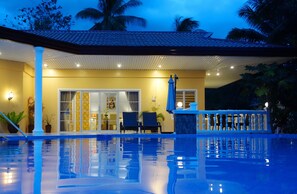 Outdoor pool - Lankenua Pool Suite with sea view (Island Garden City of Samal)