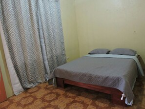 Apartemen Basic, 2 Tempat Tidur Double, Bebas Asap Rokok | 2 kamar tidur, setrika/meja setrika, Wi-Fi gratis, dan seprai linen
