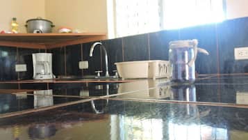 Apartemen Basic, 2 Tempat Tidur Double, Bebas Asap Rokok | Dapur pribadi | Lemari es, microwave, oven, dan kompor