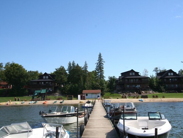 Marina - New 2 Bedroom/2 Bathrooms/Jacuzzi Tub (Hines)